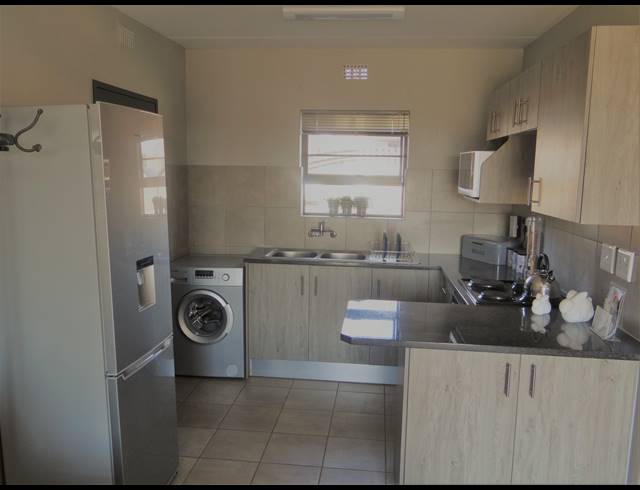 2 BEDROOM APARTMENT BLOCK TO LET IN MOOIKLOOF